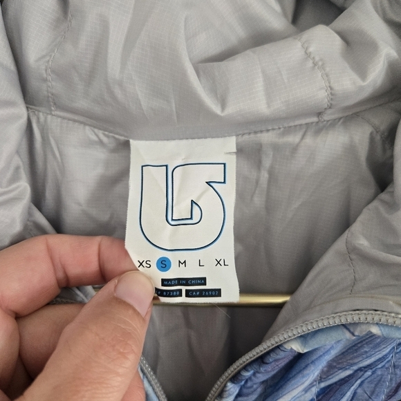 Burton Cabin Women's Reversible Insulated Nylon Quilted Pullover Blue Gray Small - Picture 3 of 9